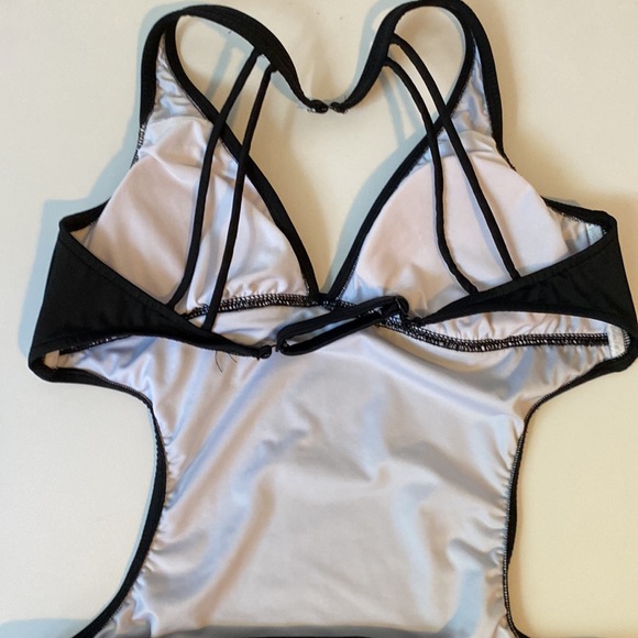 Venus black cut out monokini - size 14 - Picture 7 of 15